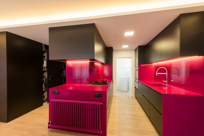 кухненски интериор в черни и розови цветове