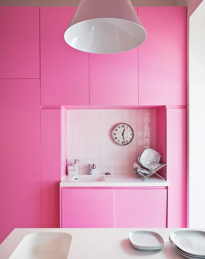 interior de cuina rosa