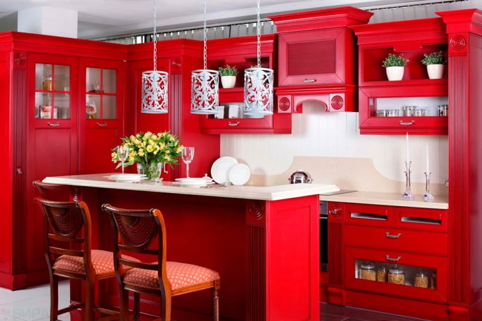 أثاث المطبخ باللون الأحمر
