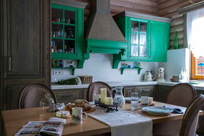 inrichting en verlichting in de keuken in een rustieke landelijke stijl