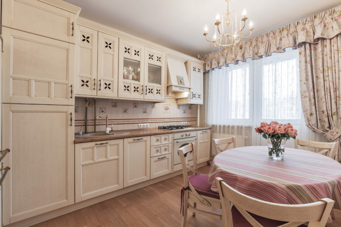 Provanso stiliaus virtuvės interjero užuolaidos ir tekstilė