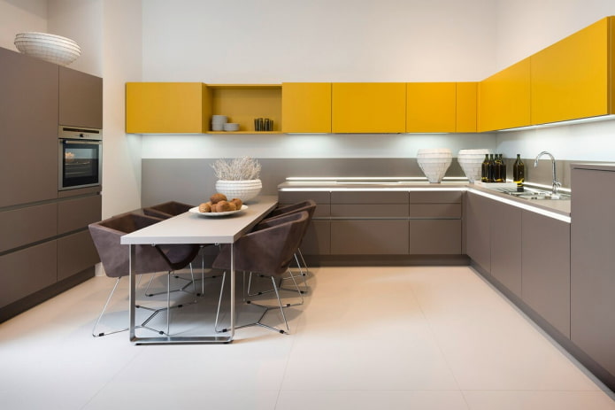 minimalistická prostorná kuchyň