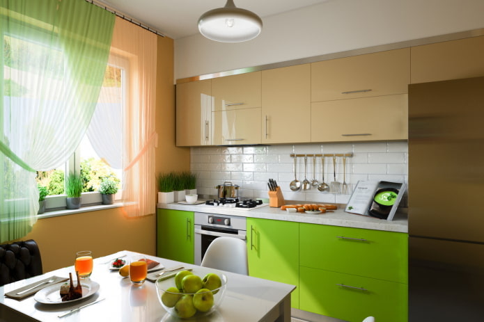 smėlio ir šviesiai žalios spalvos virtuvės interjeras