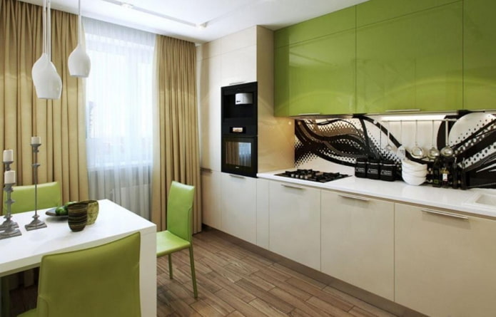 virtuves interjers bēšā un gaiši zaļā krāsā