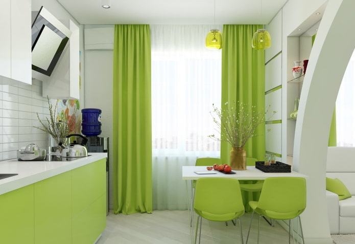 cortines a l'interior de la cuina en tons verd clar