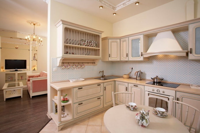 interni cucina beige in stile provenzale
