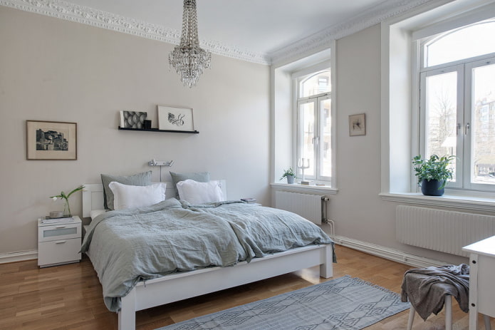 deuren en ramen in de slaapkamer in Scandinavische stijl