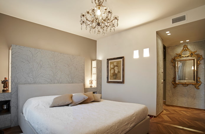 decoració i il·luminació a l'interior del dormitori beix