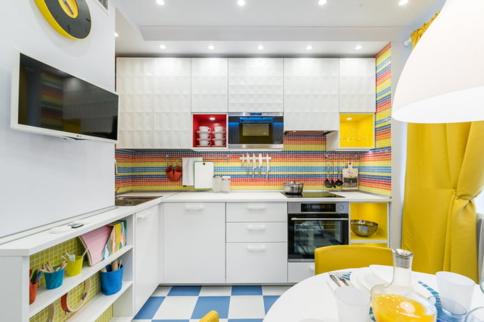 priekšauta krāsa virtuves interjerā