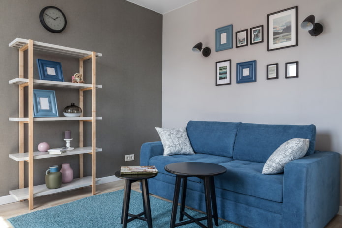 interiér obývacej izby v šedo-modrých odtieňoch
