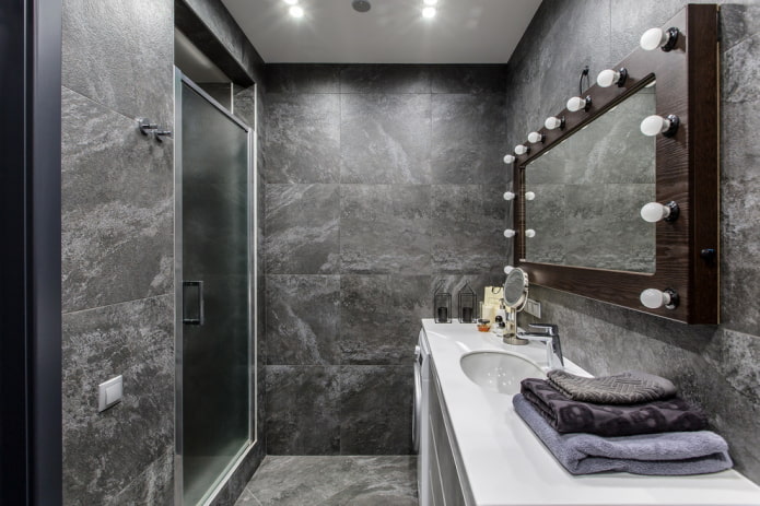 interiér kúpeľne v štýle šedého podkrovia