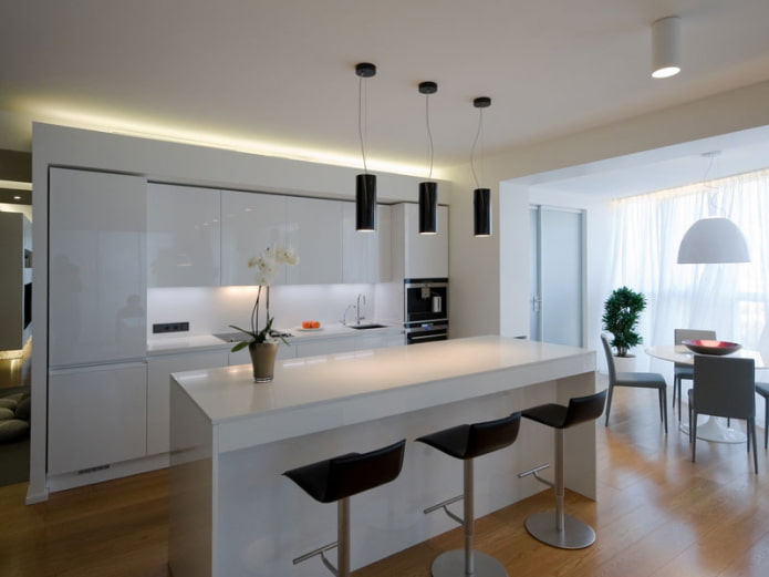 minimalizm tarzında bir sundurma ile birleştirilmiş mutfak tasarımı