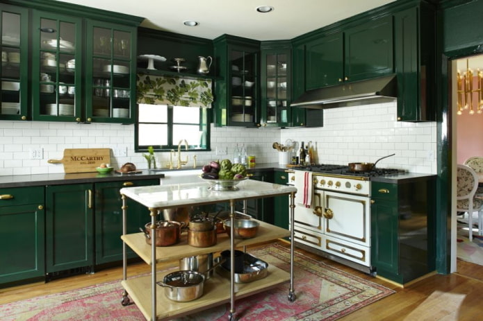 تصميم المطبخ بألوان خضراء داكنة