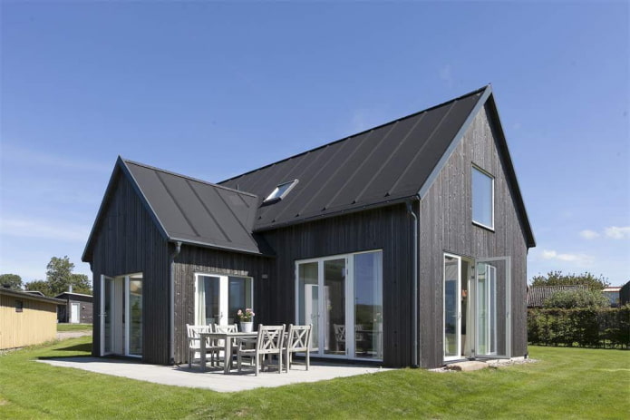 šedý dům ve skandinávském stylu