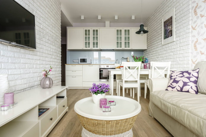 Provanso stiliaus mažos virtuvės-svetainės dizainas