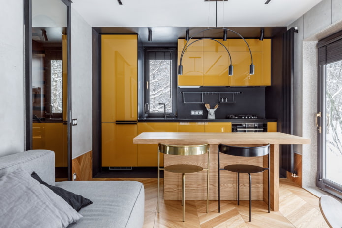 layout og zoneinddeling af en lille køkken-stue