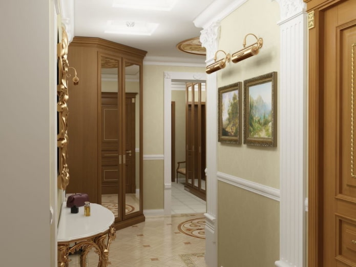 малък коридор в класически стил