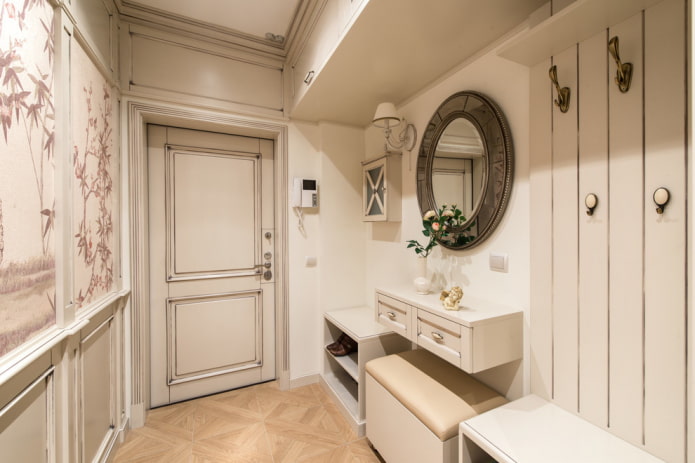 møbler i det indre af korridoren i Provence-stil