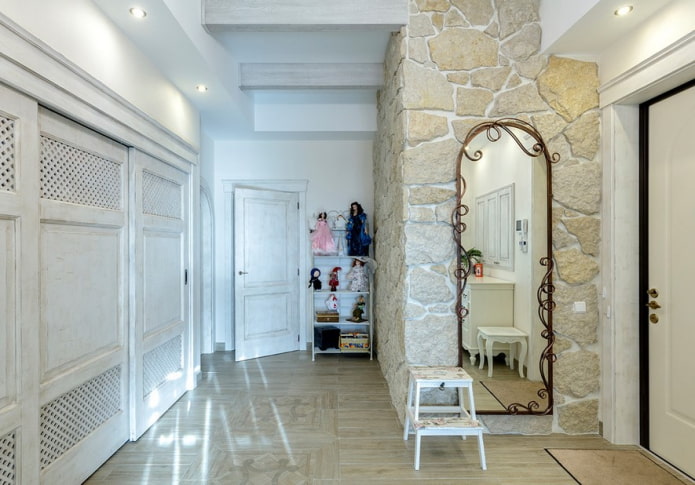 hiasan koridor dengan gaya Provence
