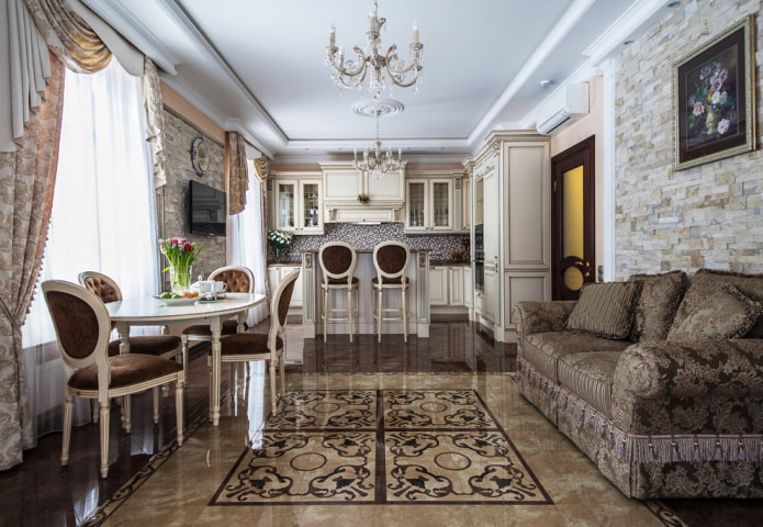 virtuves-dzīvojamās istabas interjers klasiskā stilā