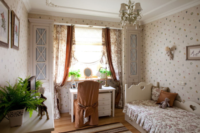lasten makuuhuoneen tekstiilejä ja sisustusta provencelaiseen tyyliin