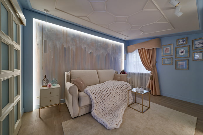béžový a modrý interiér obývacího pokoje