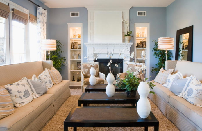 nội thất phòng khách màu be và xanh lam
