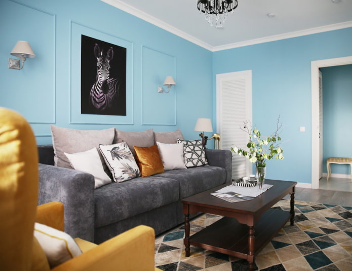 vybavení modrého obývacího pokoje