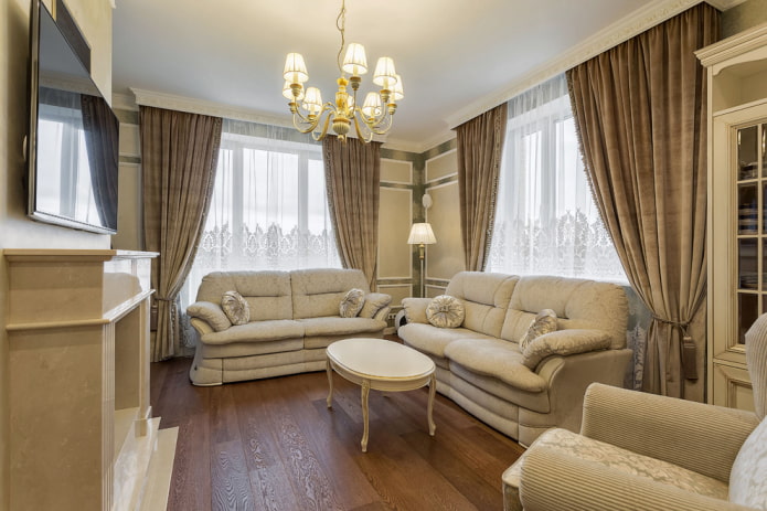 nelielas dzīvojamās istabas interjers klasiskā stilā