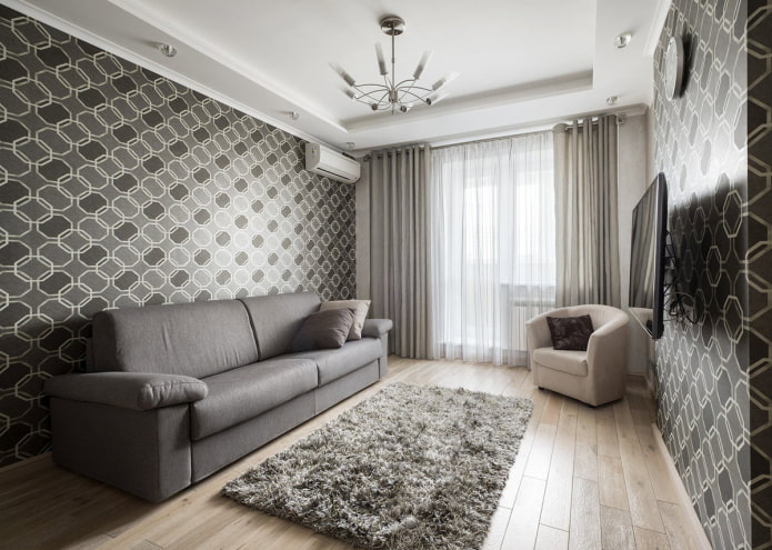 pelēka viesistaba Hruščova dzīvokļa interjerā
