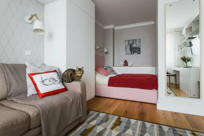مكان للنوم في غرفة المعيشة في شقة خروتشوف