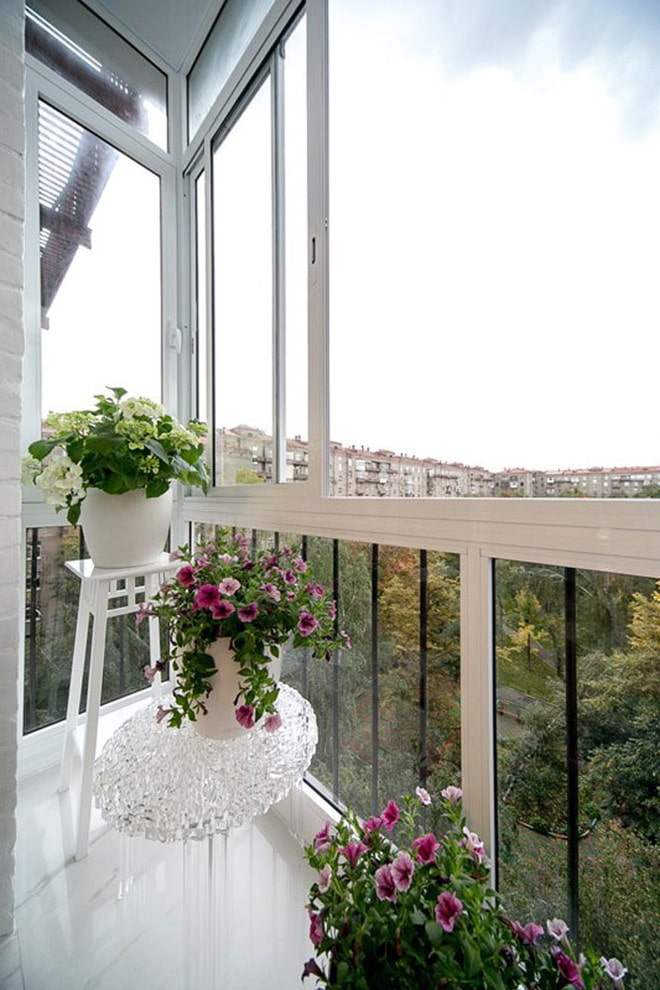 vitrarea balconului din apartamentul Hrușciov