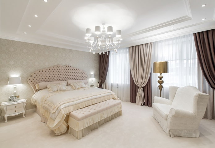 đèn chùm trên trần trong nội thất phòng ngủ theo phong cách cổ điển