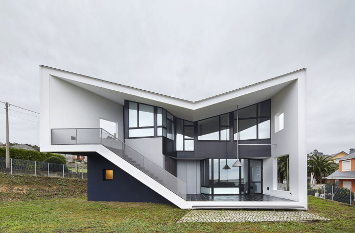 high-tech dvoupodlažní dům
