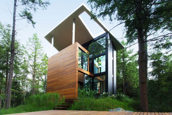 high-tech dům v lese