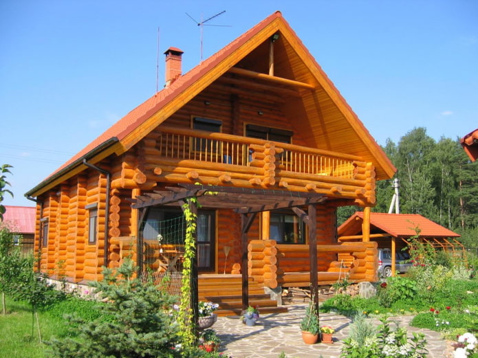 project van een houten huis met een balkon