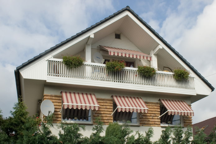 balcone con tettoia in un progetto di casa privata