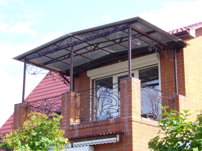 balcon avec auvent dans un projet de maison privée