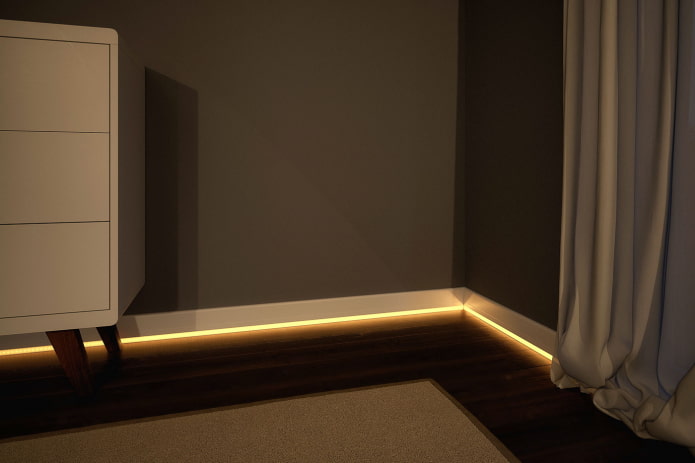 grīdas apgaismojums ar LED sloksni interjerā