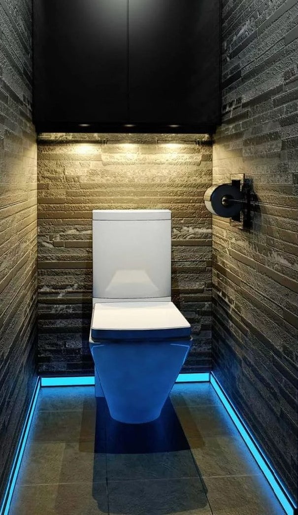 iluminarea podelei în interiorul toaletei