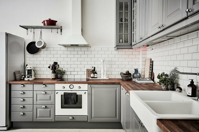 zdivo v kuchyni ve skandinávském stylu