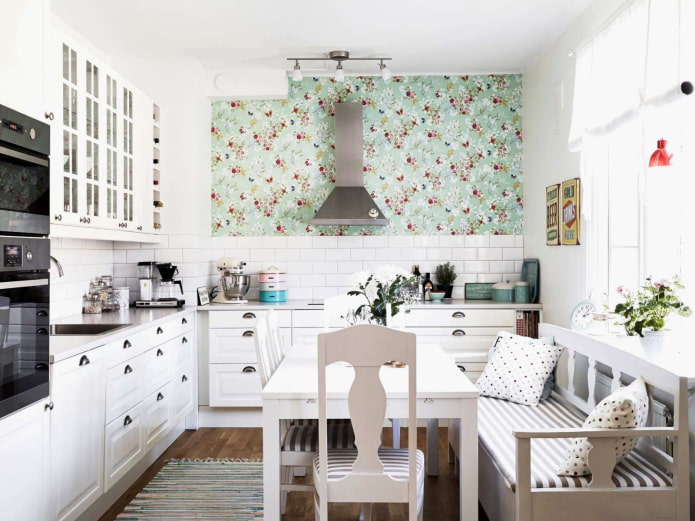 keuken van 8 m² in Provençaalse stijl