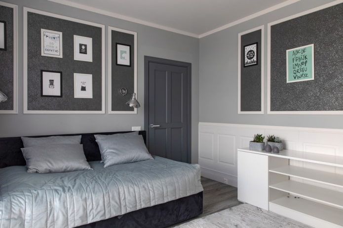 šedý a bílý interiér ložnice