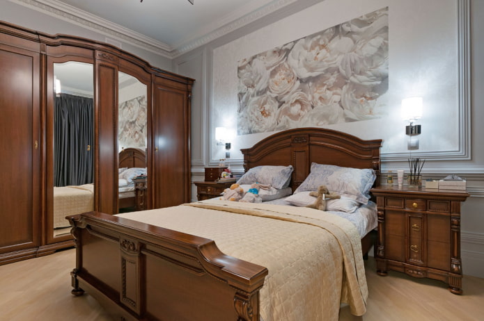 møbler og tilbehør i soveværelset i klassisk stil