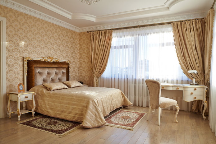 baldai ir aksesuarai miegamajame klasikinio stiliaus
