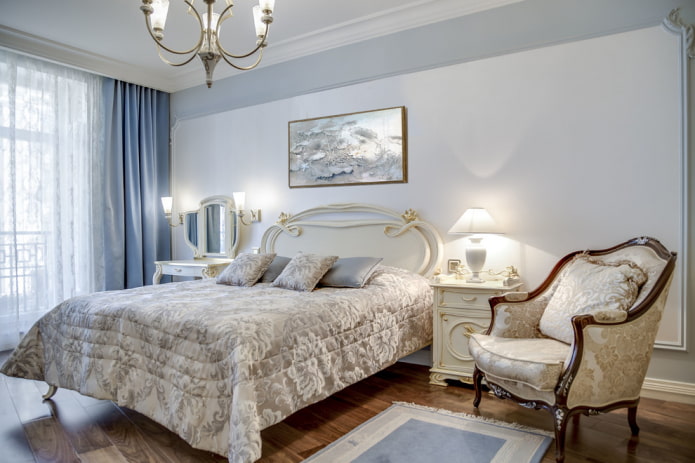 meble i dodatki w sypialni w stylu klasycznym
