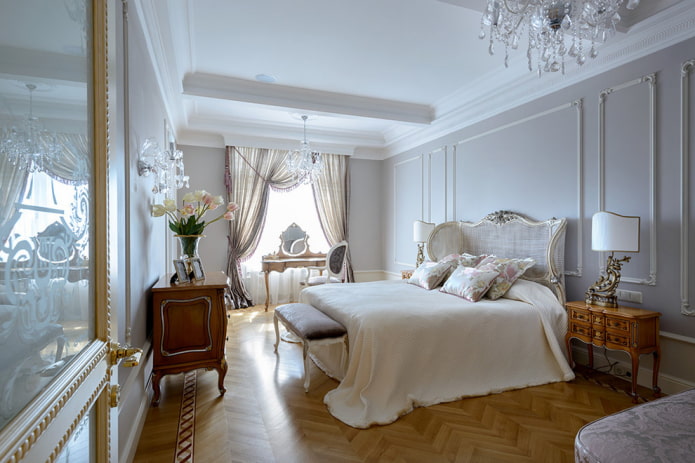 de slaapkamer in een klassieke stijl afwerken
