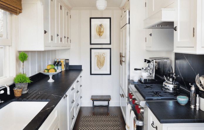 cucina stretta e spaziosa