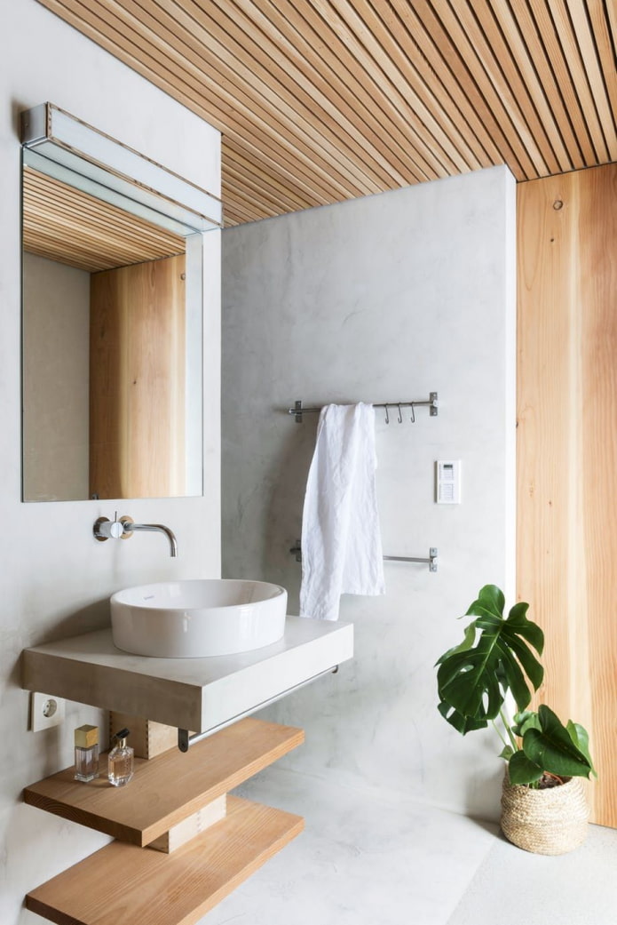 beton a dřevo v koupelně