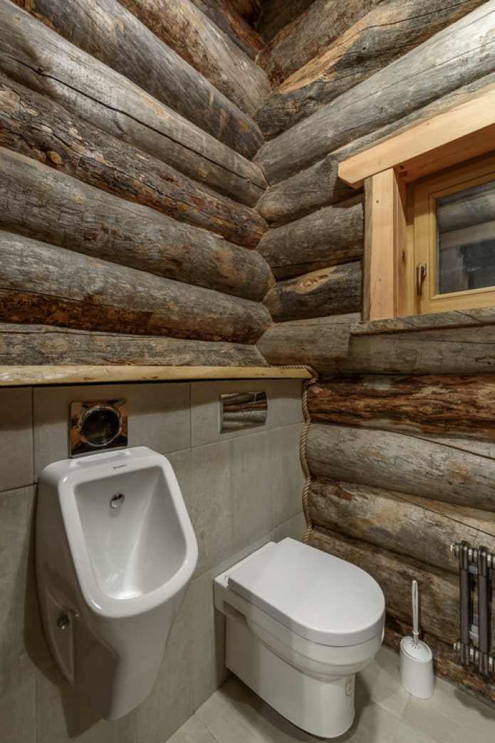 dinding kayu di bilik mandi